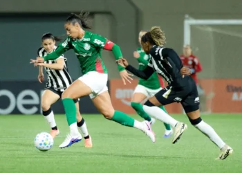 Palmeiras goleia Atlético-MG e segue na briga pela liderança no Brasileirão Feminino